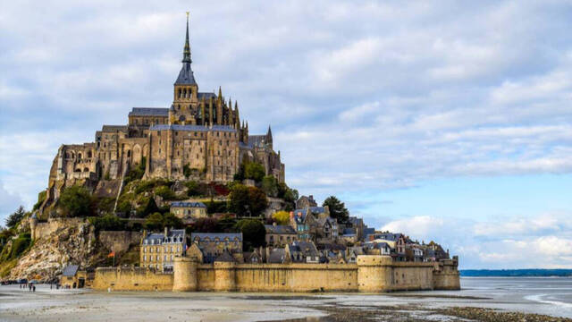 ¿Buscas un destino romántico?: Visita el Monte Saint-Michel en otoño