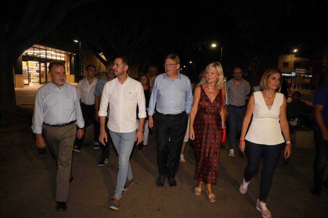 Puig con el alcalde de Mislata, Fernández Bielsa, en las fiestas del municipio de l'Horta, y la consellera de Justicia, Gabriela Bravo.