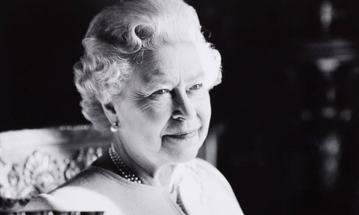 La Reina Isabel II de Inglaterra, en la foto que ha compartido el perfil de la Familia Real