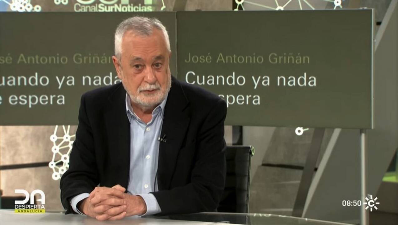 El expresidente de la Junta de Andalucía, José Antonio Griñán, en la presentación de su libro 'Cuando ya nada se espera'.