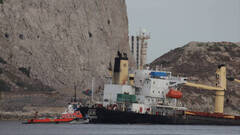 El buque de Gibraltar toca fondo pero ya no tiene combustible