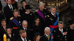 La cara de Doña Letizia en Westminster mientras el Emérito se ríe arrasa en redes