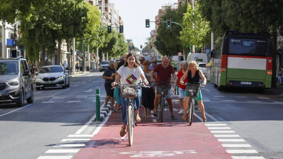 Movilidad presenta el nuevo carril bici “que consolida el modelo de ciudad verde”