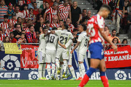 El Atlético de Madrid condena los insultos racistas que recibió Vinicius
