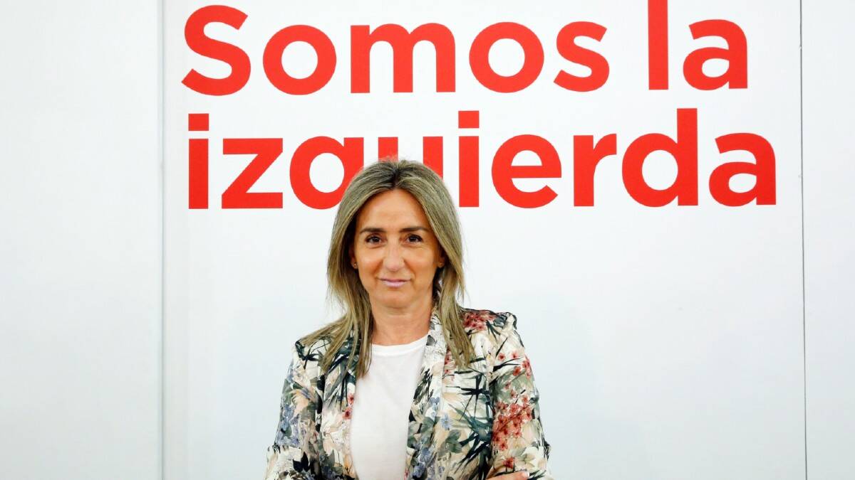 La alcaldesa socialista de Toledo "apuñala" a Page.
