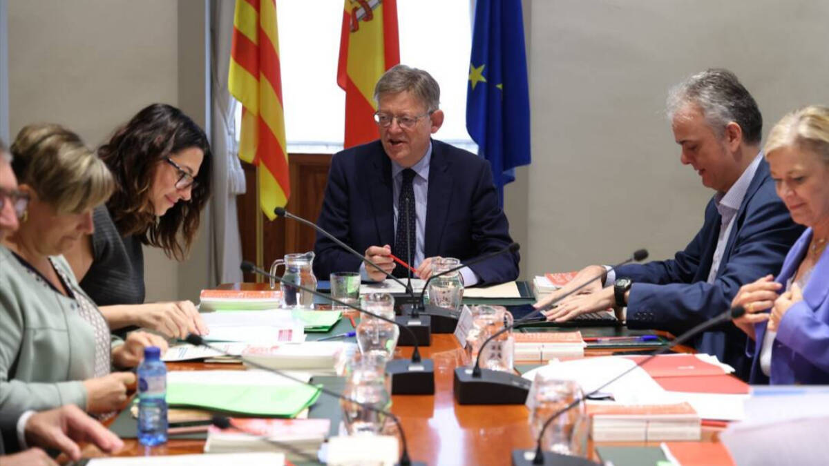 Ximo Puig preside la reunión del Gobierno valenciano