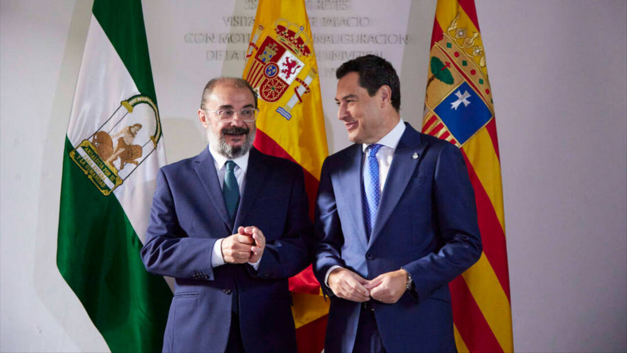 El presidente de Aragón, Javier Lambán, y el de la Junta de Andalucía, Juanma Moreno.