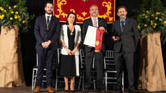 Orihuela entrega la Medalla de Oro de la Ciudad a la Escuela Politécnica Superior 