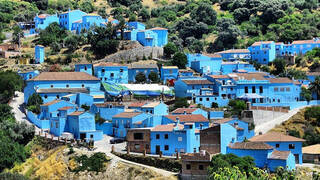 Conoce Júzcar, el pueblo azul que atrae a miles de turistas
