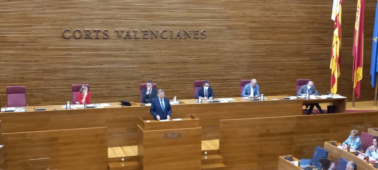 El presidente de la Generalitat, Ximo Puig, comparece en Les Corts Valencianes.