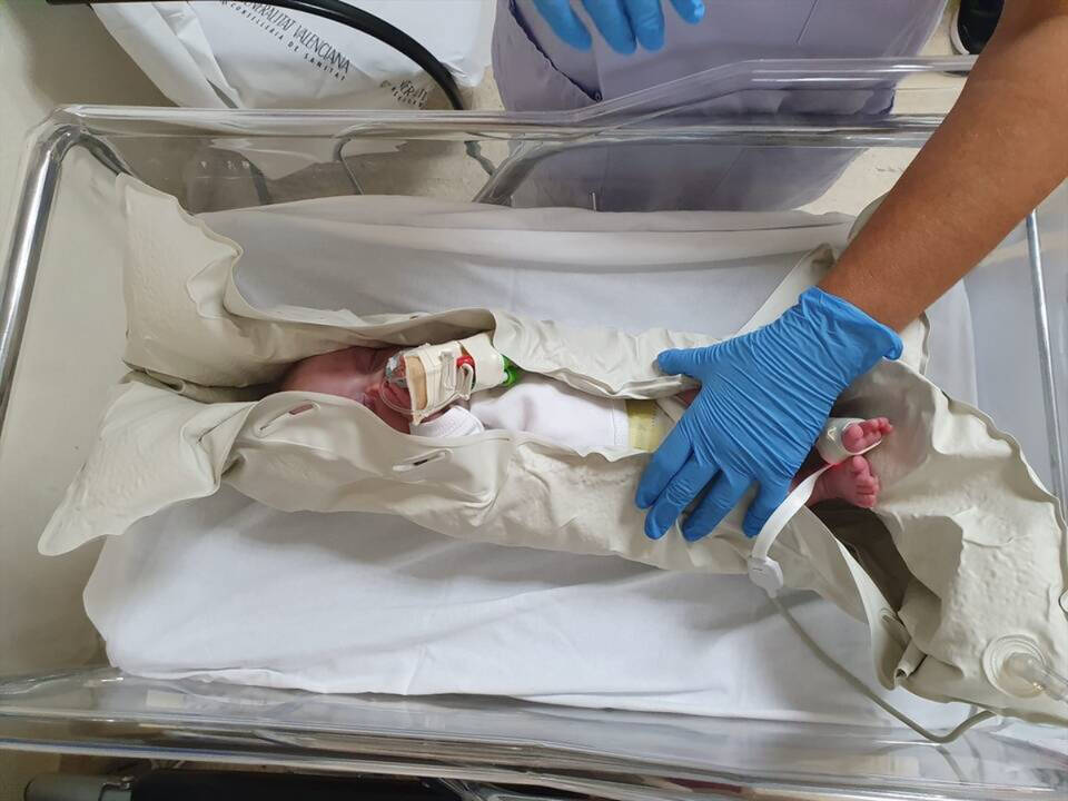 Un bebé en el Hospital General de Elche I Imagen de archivo EP.