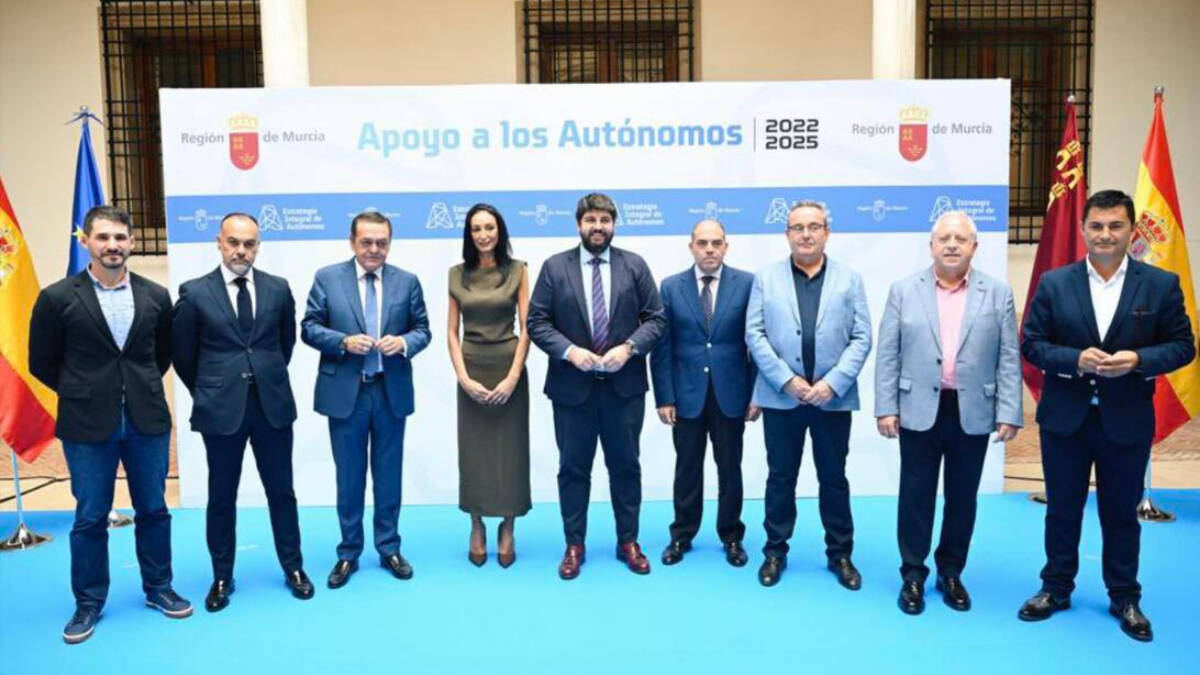 López Miras presenta la Estrategia de Autónomos de Murcia