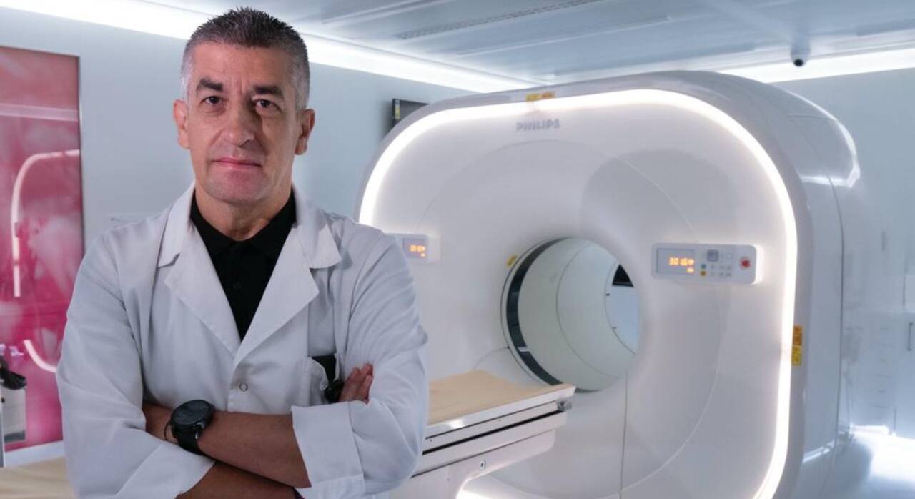 El jefe del Servicio de Medicina Nuclear del IVO, el Dr. Rafael Díaz