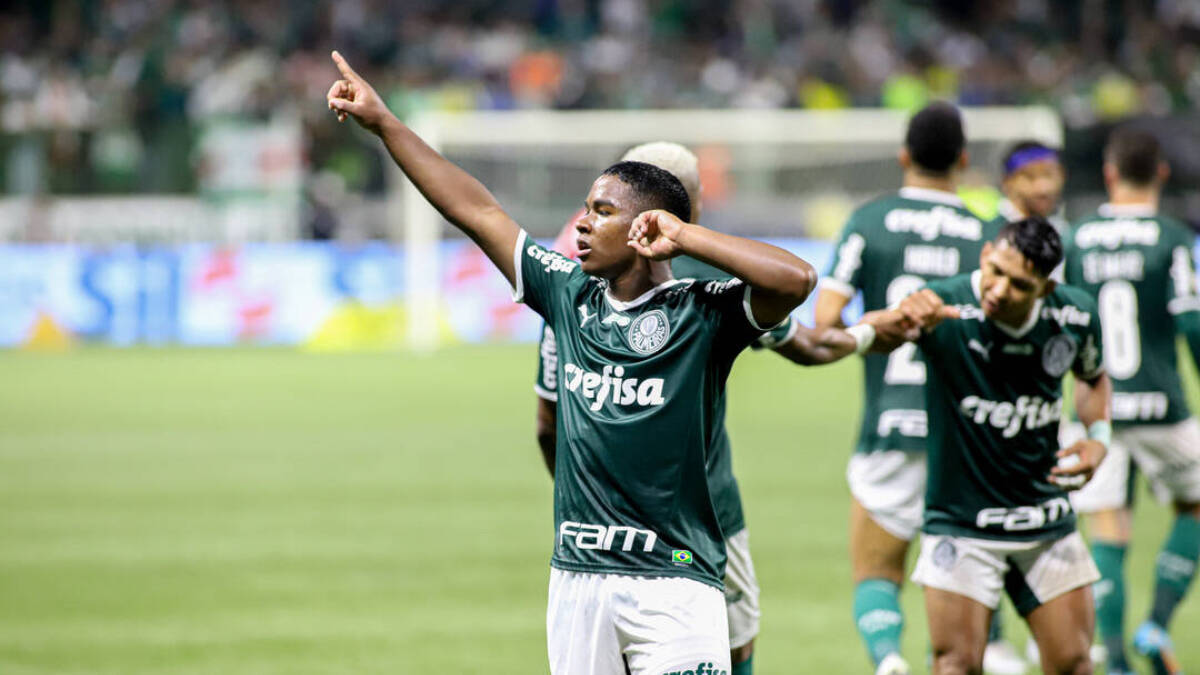 Endrick celebrando el 4-0 que le daba al Palmeiras el Brasileirao