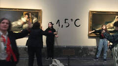 Dos ecologistas se pegan a “Las Majas” de Goya en el Museo del Prado