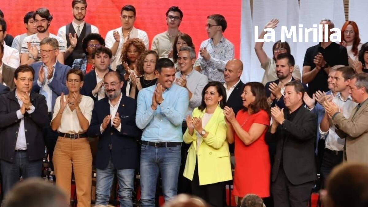 Sánchez, el pasado septiembre, con todos los barones del PSOE