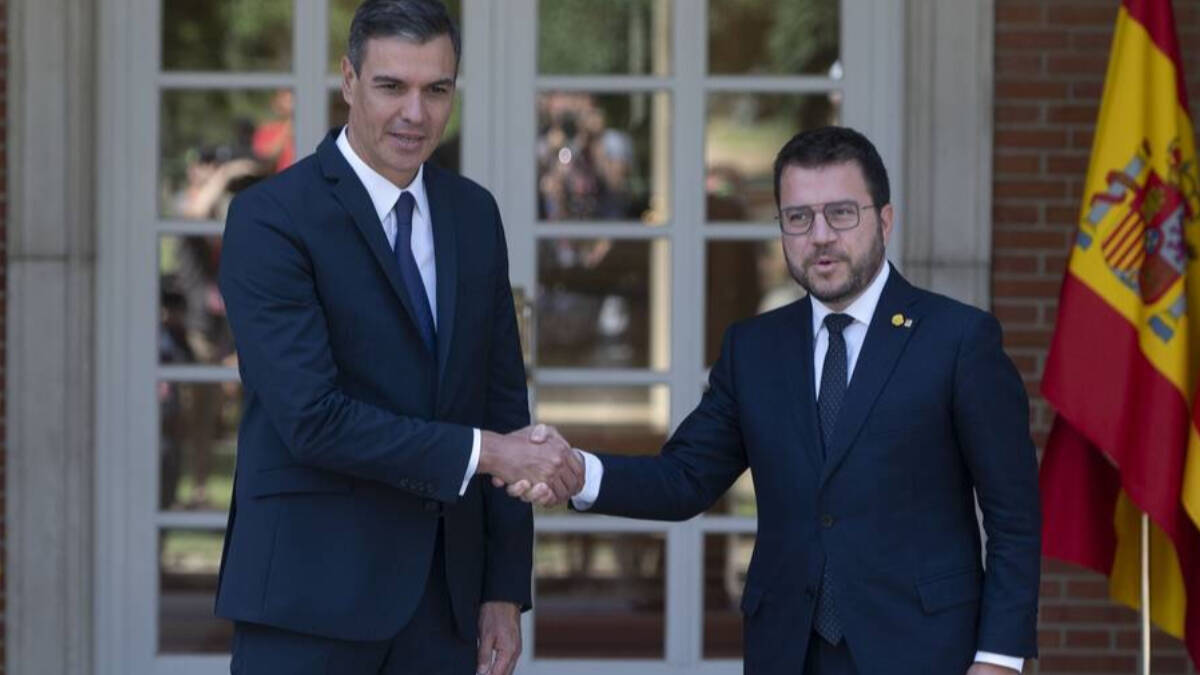 El presidente del Gobierno, Pedro Sánchez, y el de la Generalitat, Pere Aragonés.