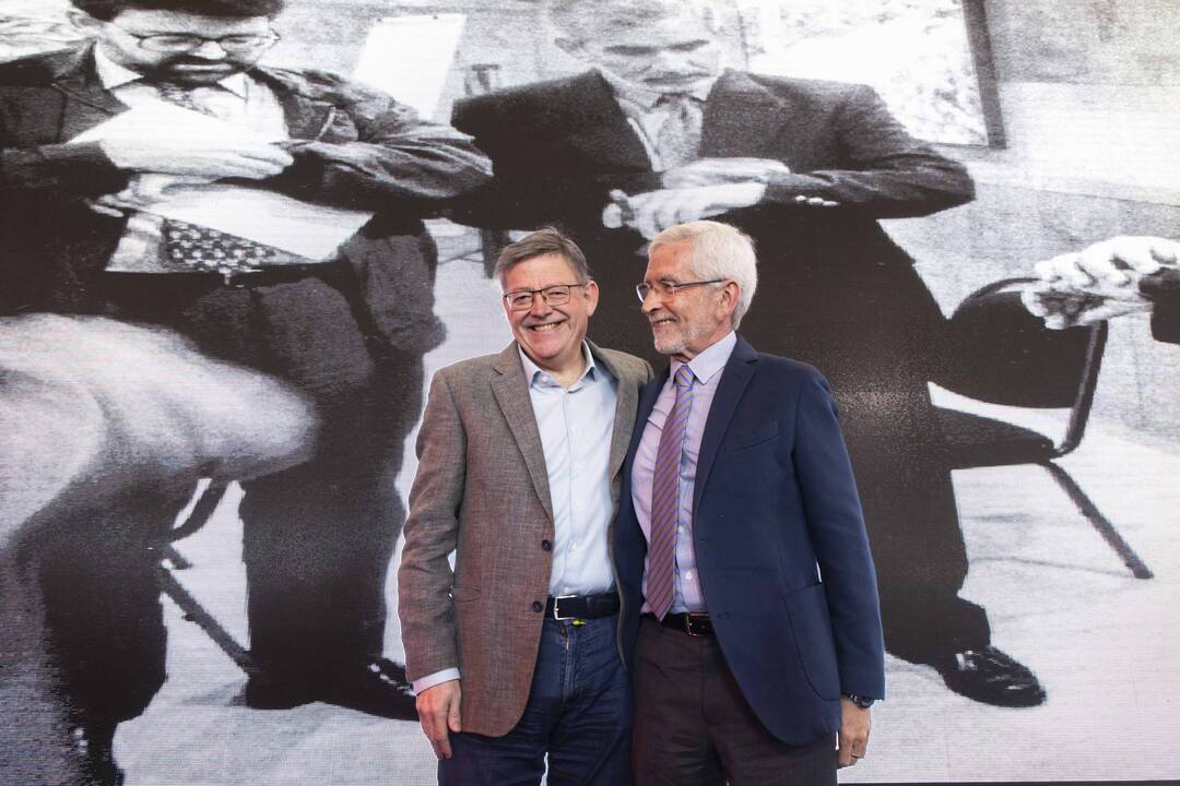 Ximo Puig y Joan Lerma durante el acto de celebración de los 40 años del Gobierno de Lerma en la Generalitat - PSPV