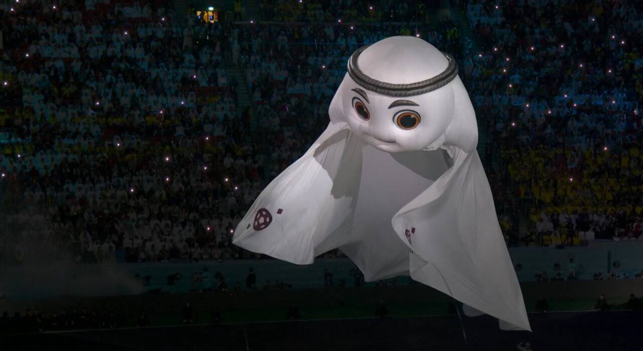 Imagen de La'eeb, mascota de Catar 2022, durante la ceremonia inaugural - FIFA