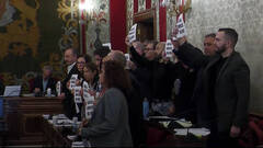 Bronca en el pleno: La izquierda boicotea a Vox durante su intervención 