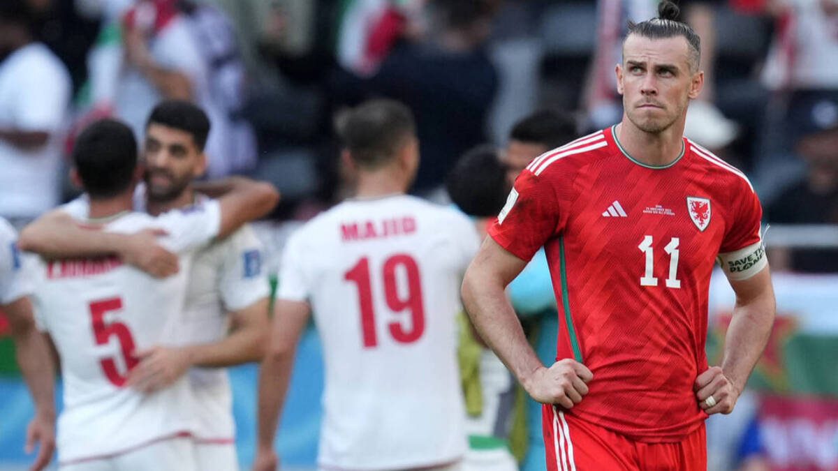Gareth Bale con Gales durante el choque ante Irán.