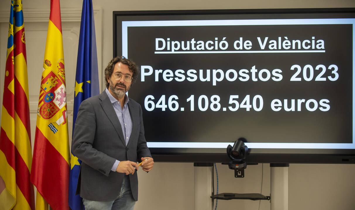 Vicente Mascarell, responsable de la Comisión de Hacienda de la Diputación de València durante la presentación de los presupuestos para 2023 - DIPUTACIÓN DE VALÈNCIA. 