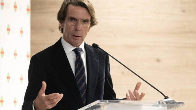 Aznar retrata a Sánchez por meter a España en una 