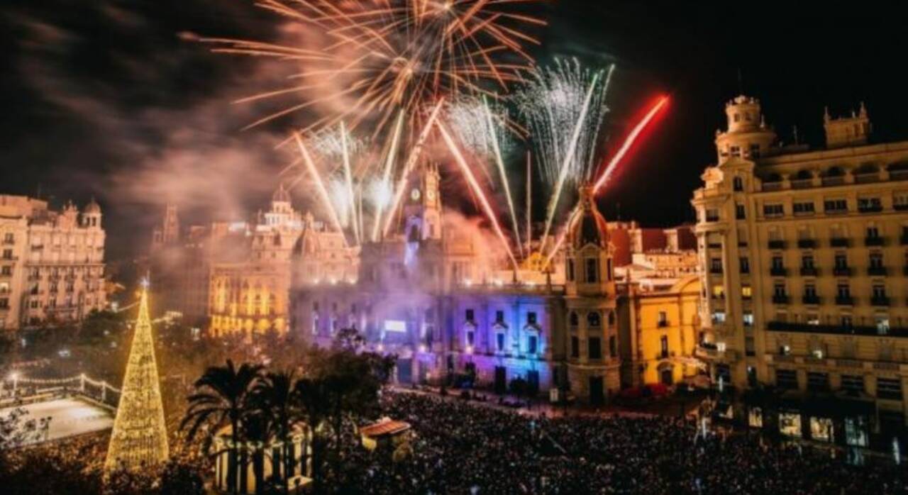 Nochevieja en la plaza del Ayuntamiento de Valencia - ARCHIVO