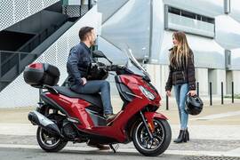 Peugeot Motocycles, la mejor solución de movilidad en plena Navidad