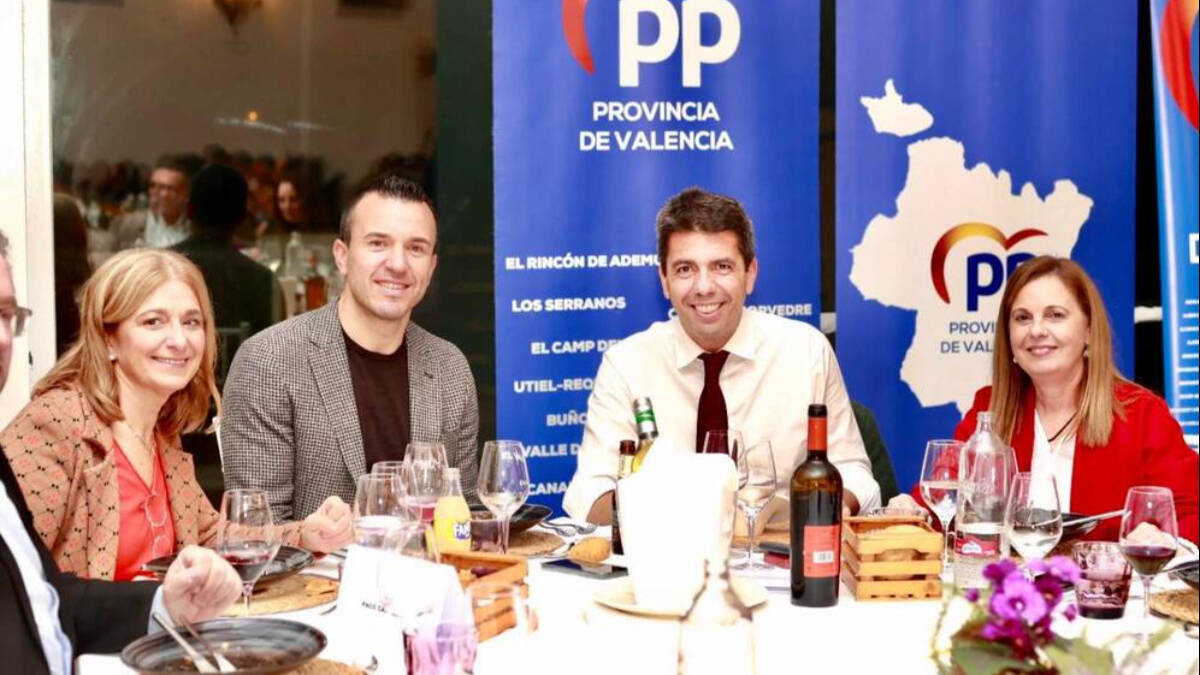 Vicent Mompó y Carlos Mazón en la cena de Navidad del PP de la provincia de Valencia.