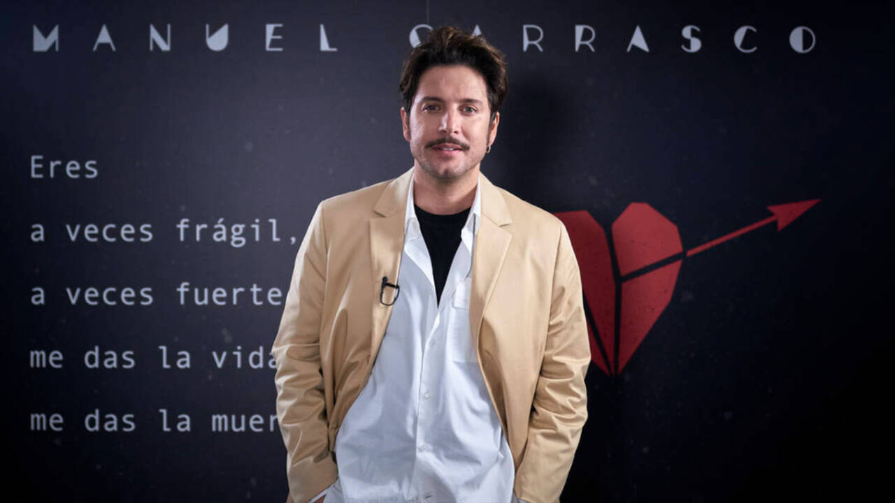 El cantante Manuel Carrasco en la presentación de su nuevo disco 'Corazón y flecha'.