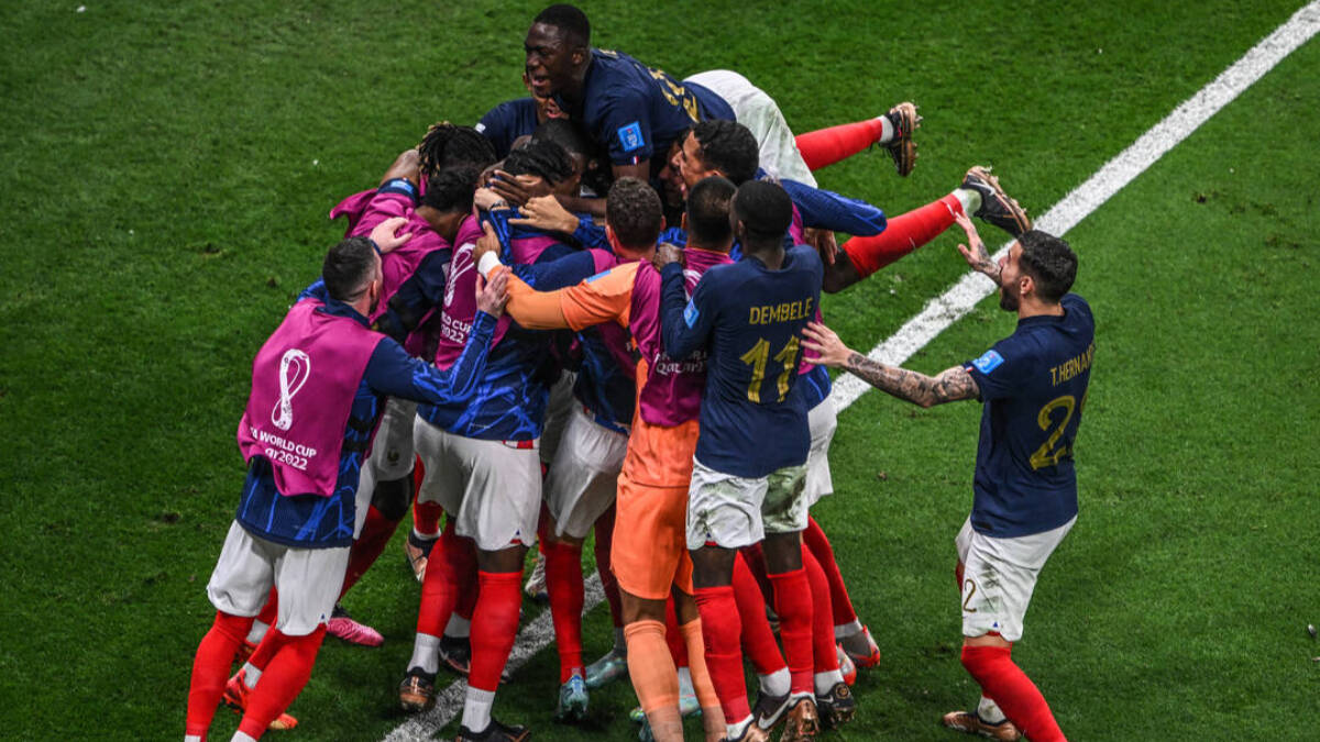 Los jugadores de Francia celebran un gol contra Marruecos.
