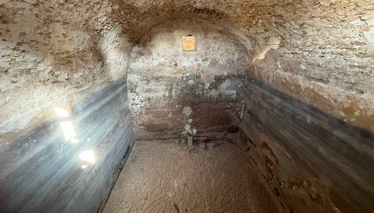 Imagen de la cisterna romana localizada,los arqueólogos indican que podría tratarse de la balsa de una fábrica romana de salazones.