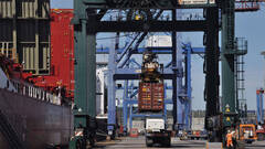 Adif impulsa el tráfico ferroviario de mercancías con el Puerto de Bilbao