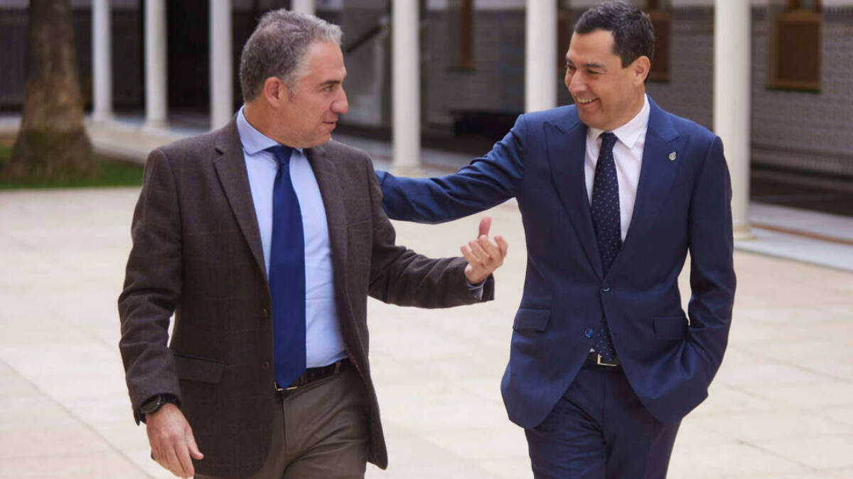 Elías Bendodo junto al presidente de la Junta de Andalucía, Juanma Moreno
