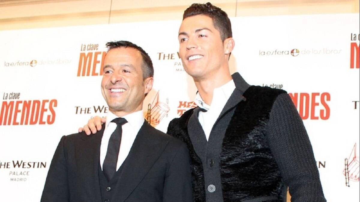 Jorge Mendes y Cristiano Ronaldo, en una fotografía de archivo. 