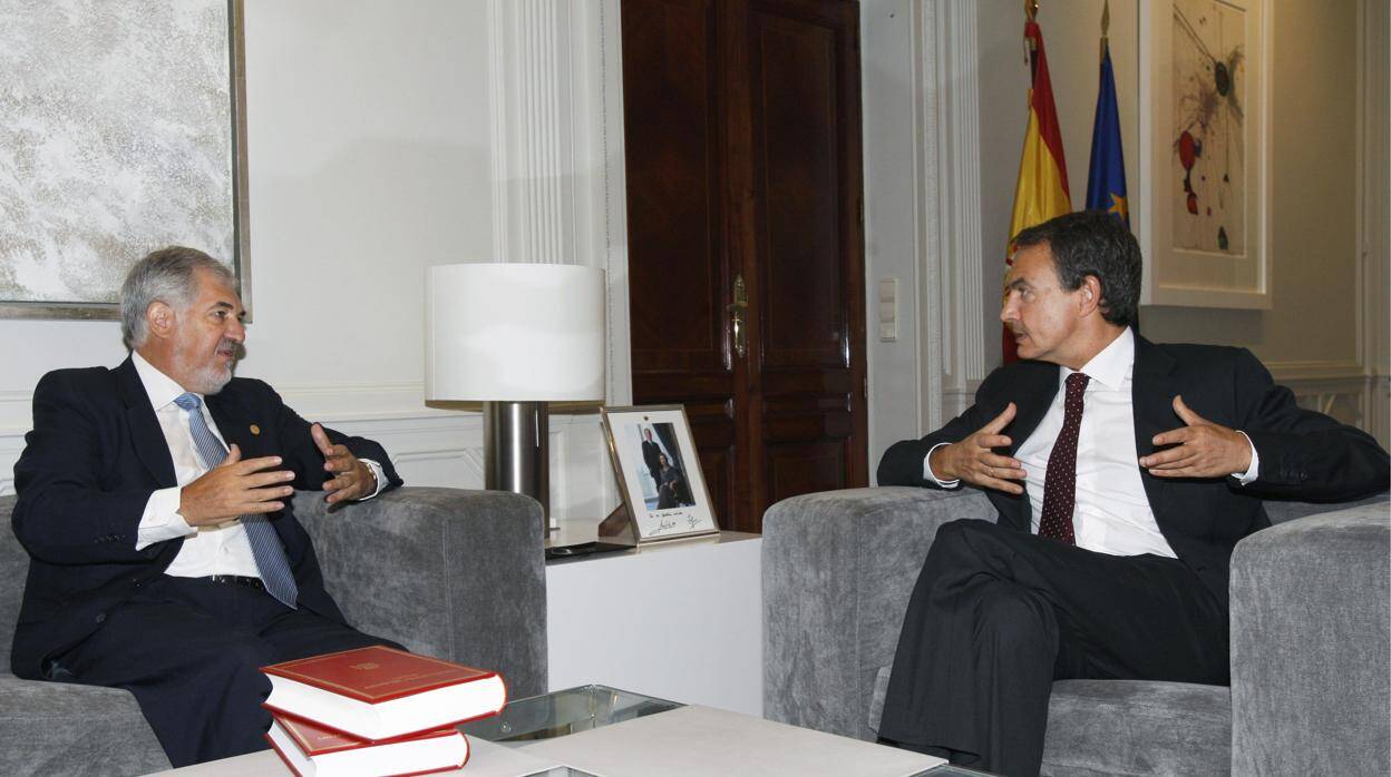 Pumpido y Zapatero, en su etapa de fiscal general del Estado con el PSOE.