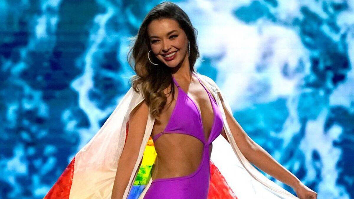 Alicia Faubel rinde homenaje a Ángela Ponce en el certamen de Miss Universo 2023
