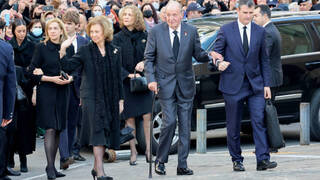 El funeral de Constantino de Grecia consigue reunir a la familia real española tres años después
