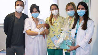 La mujer de Alberto Garzón da a luz en un hospital de gestión privada de Madrid