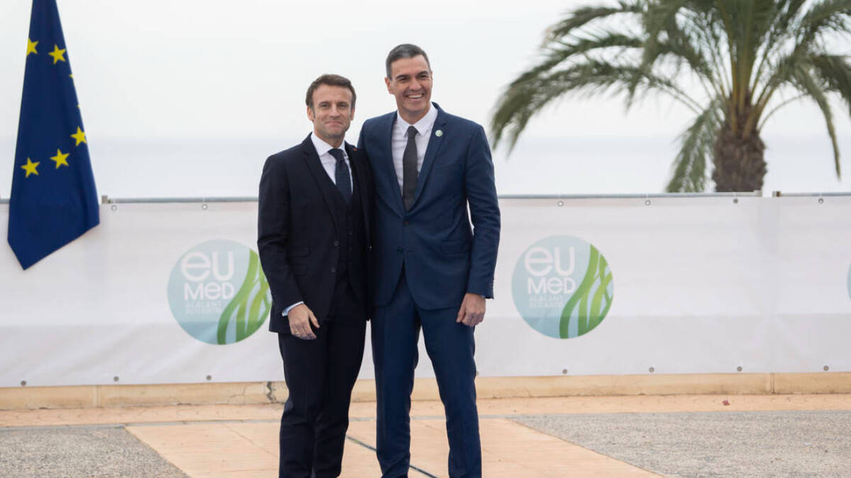 El presidente de Francia, Emmanuel Macron, y el de España, Pedro Sánchez, en la Cumbre Euromediterránea del año pasado.