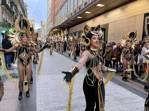 Desfiles del carnaval de Torrevieja en el centro de Madrid