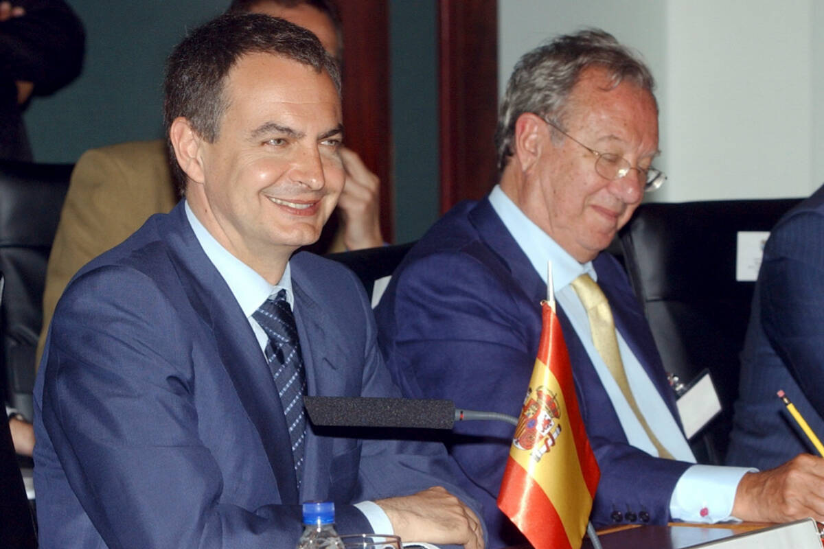 Zapatero y el exembajador en Venezuela, Raúl Morodo.