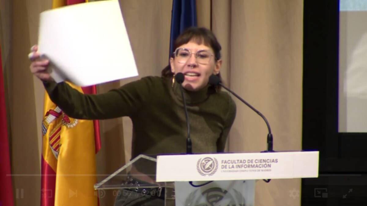 La alumna Elisa Lozano, durante su discurso.