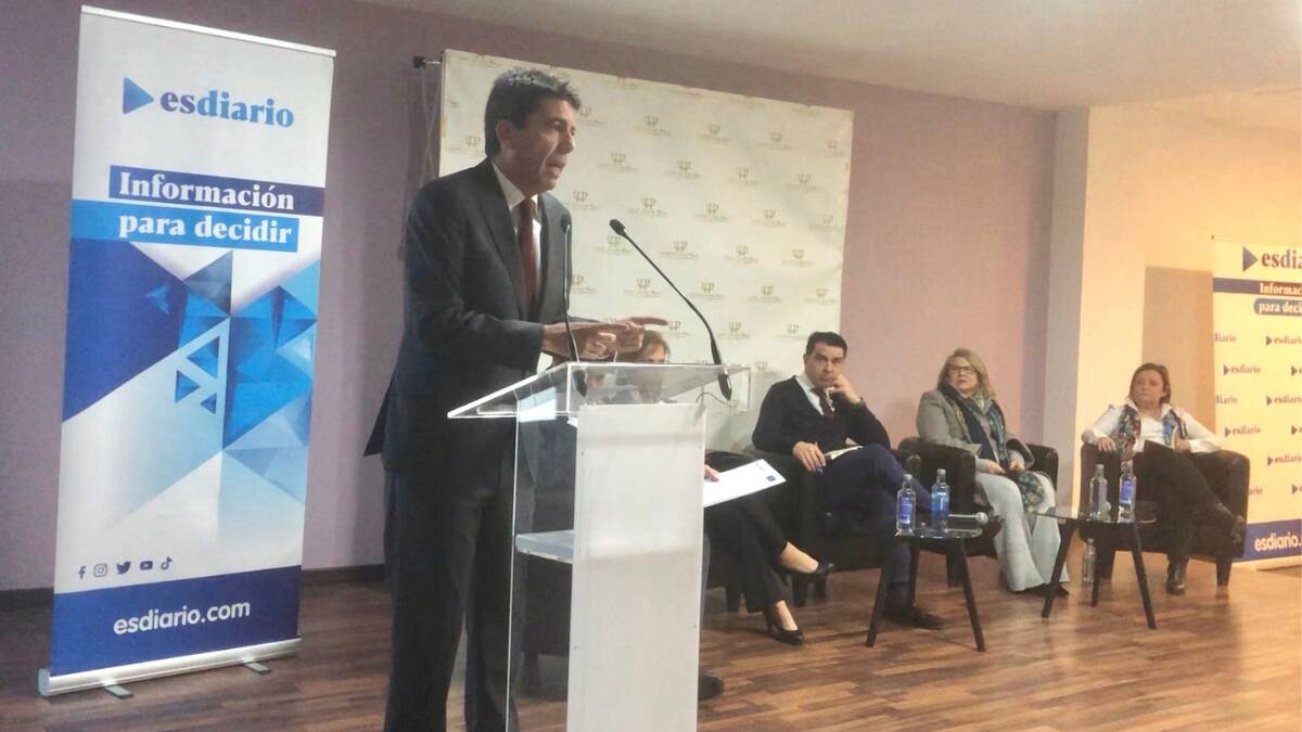 Carlos Mazón, líder del PPCV y presidente de la Diputación de Alicante, durante su intervención en las jornadas sobre la sanidad en el sur de Alicante organizadas por ESdiario. 