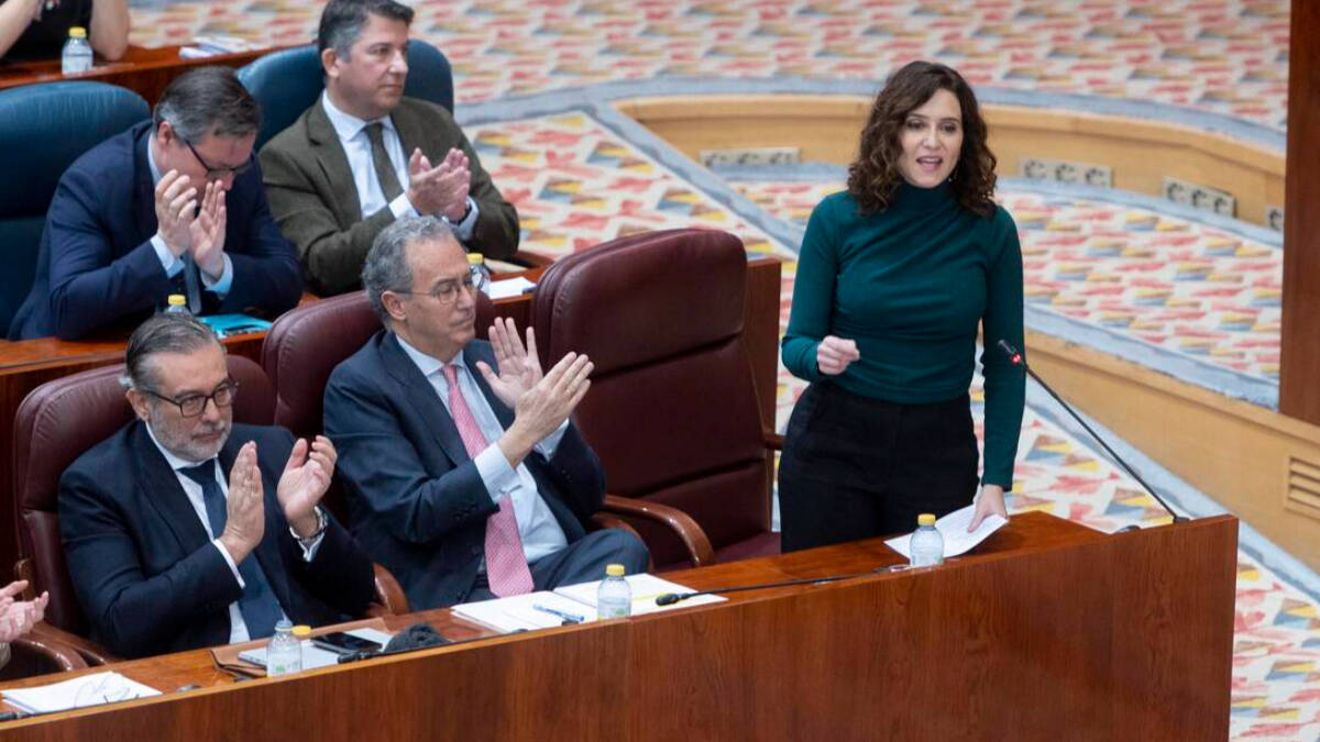 La presidenta de la Comunidad de Madrid, Isabel Díaz Ayuso, interviene durante un pleno en la Asamblea de Madrid.