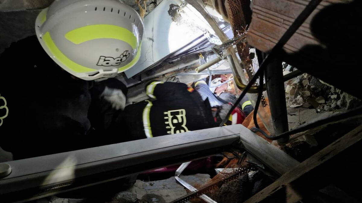Imágenes del rescate de los bomberos valencianos en Turquía.