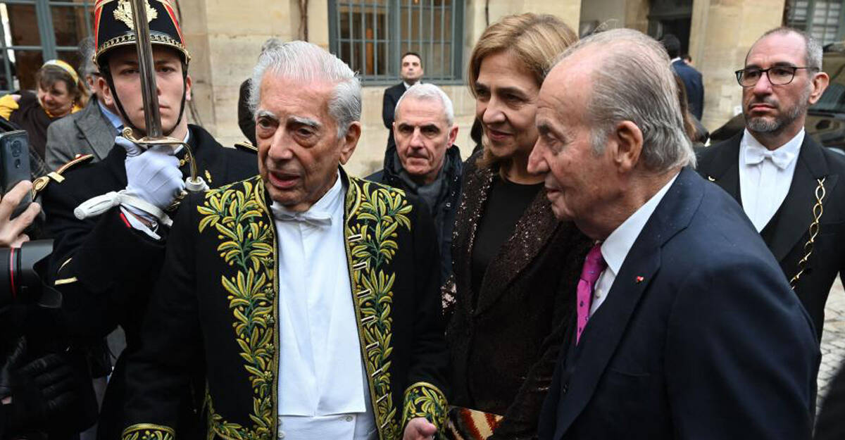 Vargas Llosa junto a Juan Carlos I y la infanta Cristina