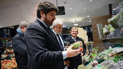 López Miras hace de embajador de los productos murcianos en Berlín