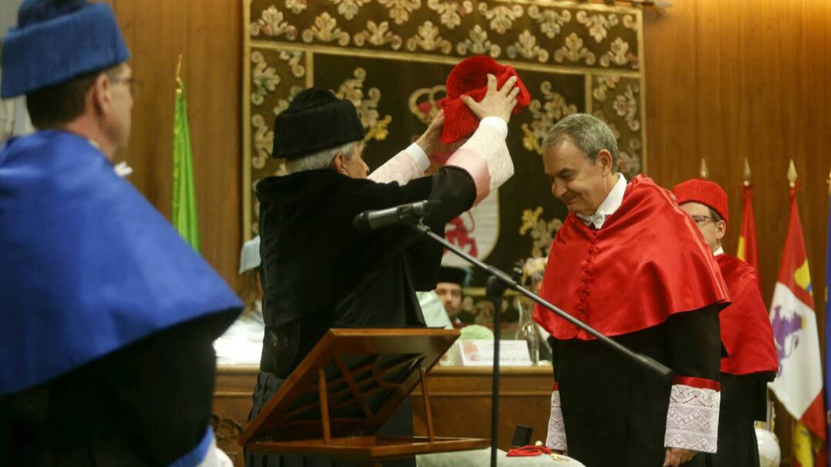 Zapatero es nombrado doctor honoris causa por la Universidad de León
